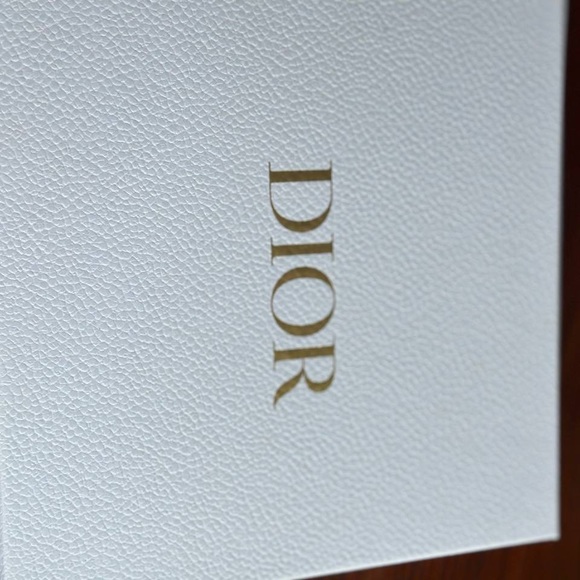 Christian Dior shawl w/tags and box - Picture 11 of 11